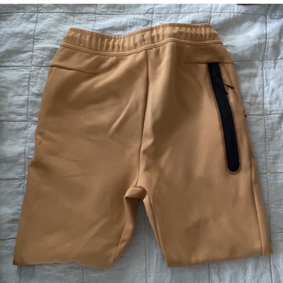 Nike Tech Joggers - Picture 2 of 6